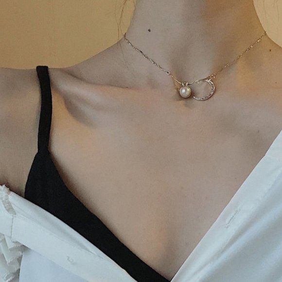 💕LAST ONE Moon Faux Pearl Necklace - Picture 10 of 14